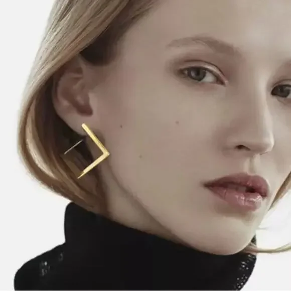 NEW 18K yellow gold plated square hoop drop earrings jewelry B19A - Picture 2 of 6